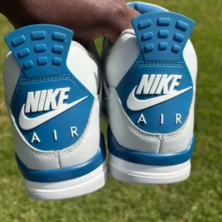 Jordan 4 Military Blue 2024 size 9 $110