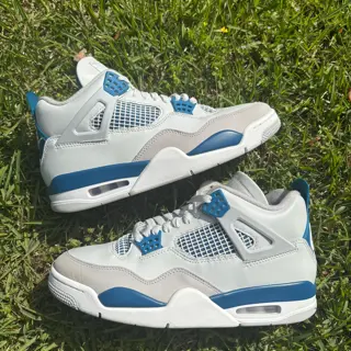 Jordan 4 Military Blue 2024 size 9 $110