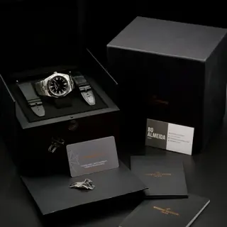 Vacheron Constantin Overseas Black Dial 4500V Full Set Under Warranty until 2029!