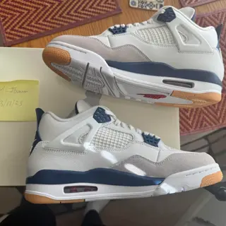 Jordan 4 SB Navy size 9 DS unworn - $390 + ship to you