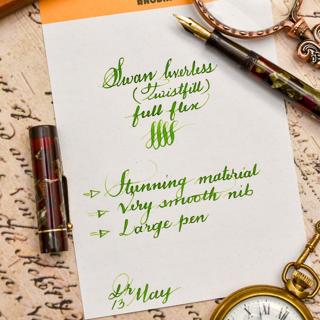 Stunning Vintage Swan Mabie Todd Leverless Green-Red Cellulose Full Flex 14ct Gold Fine nib Near Mint