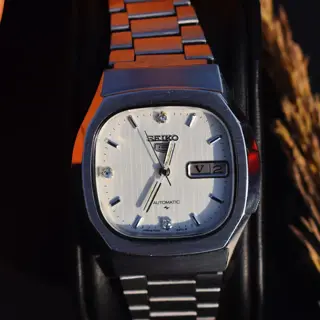 Vintage Seiko 5 Tv 📺 Shape Lining dial with Bracelet Serviced - 135$ include shipping