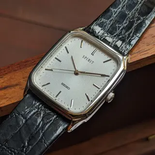 Seiko Spirit Tank in Bark Textured Dial NOS condition with Original Strap/Buckle and Tag 🔖 from December 1989 🗓️ for sale 💵 $150 (Shipped) 🚢