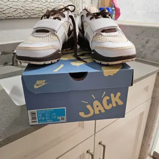 Travis Scott Field Jaxx- 10M- Used
