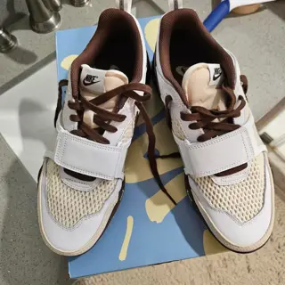 Travis Scott Field Jaxx- 10M- Used