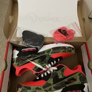 size 8,5 mens air max reverse duck camo. Worn 2-3 times. $90 shipped.