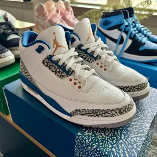 All used - Jordan 3 “Pine Green” (9.5), Jordan 3 “Washington Wizards”, (9.5), Jordan 1 “UNC Toe” (9.5), Jordan 1 “Washed Pink” (10.5) - $110/each