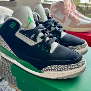 All used - Jordan 3 “Pine Green” (9.5), Jordan 3 “Washington Wizards”, (9.5), Jordan 1 “UNC Toe” (9.5), Jordan 1 “Washed Pink” (10.5) - $110/each