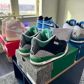 All used - Jordan 3 “Pine Green” (9.5), Jordan 3 “Washington Wizards”, (9.5), Jordan 1 “UNC Toe” (9.5), Jordan 1 “Washed Pink” (10.5) - $110/each