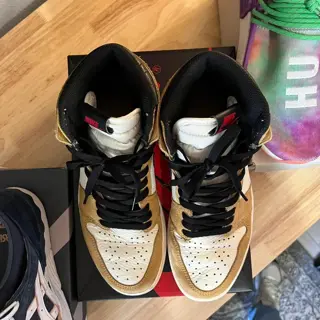 Jordan 1 ROTY, Kith ASICS Gel-Lyte V, Holi NMD, Dunk High Varsity Maize, Jjjjound NB 991
