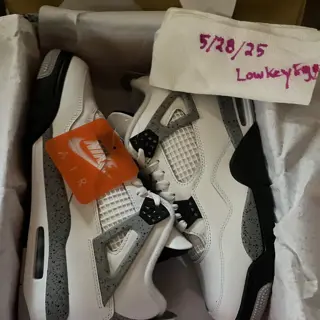 DS Jordan Retro 4 White Cement 2025 - Size 9 - $280 Shipped