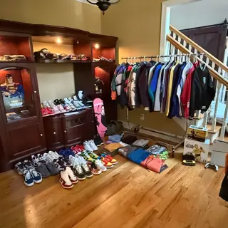Closet Sale Nike, Jordan, New Balance, Adidas, and More. Size 8-8.5 Men’s Excellent deals including props
