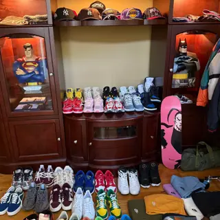 Closet Sale Nike, Jordan, New Balance, Adidas, and More. Size 8-8.5 Men’s Excellent deals including props