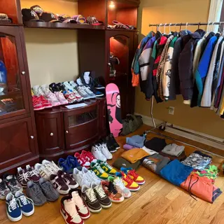 Closet Sale Nike, Jordan, New Balance, Adidas, and More. Size 8-8.5 Men’s Excellent deals including props