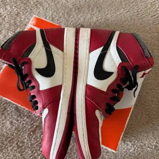 Jordan 1 lost and Found size 10 $300