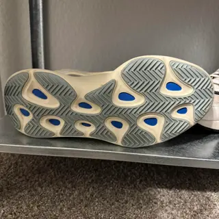 Yeezy 700 v3 Azael SZ 10.5 $80