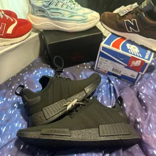 ADIDAS NMD_R1 size 9 Core Black NEW [$70]