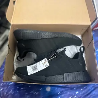 ADIDAS NMD_R1 size 9 Core Black NEW [$70]