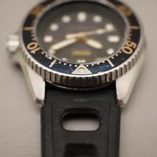 Vintage 1980 Seiko 2625-0010 Midsize 33mm Black Dial Diver Quartz Watch - $135