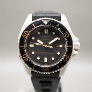Vintage 1980 Seiko 2625-0010 Midsize 33mm Black Dial Diver Quartz Watch - $135
