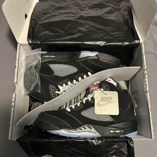 2025 Jordan 5 black metallic 11m swap for 10.5m