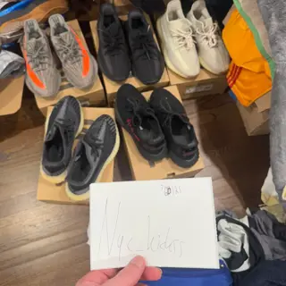 yeezy 350’s Sz 8.5-9 $100-$150