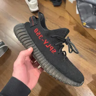 yeezy 350’s Sz 8.5-9 $100-$150