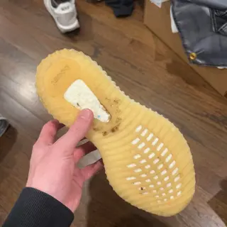 yeezy 350’s Sz 8.5-9 $100-$150