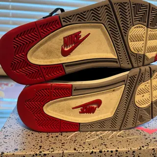 Jordan 4 Bred Reimagined SZ 9 for SZ 9.5